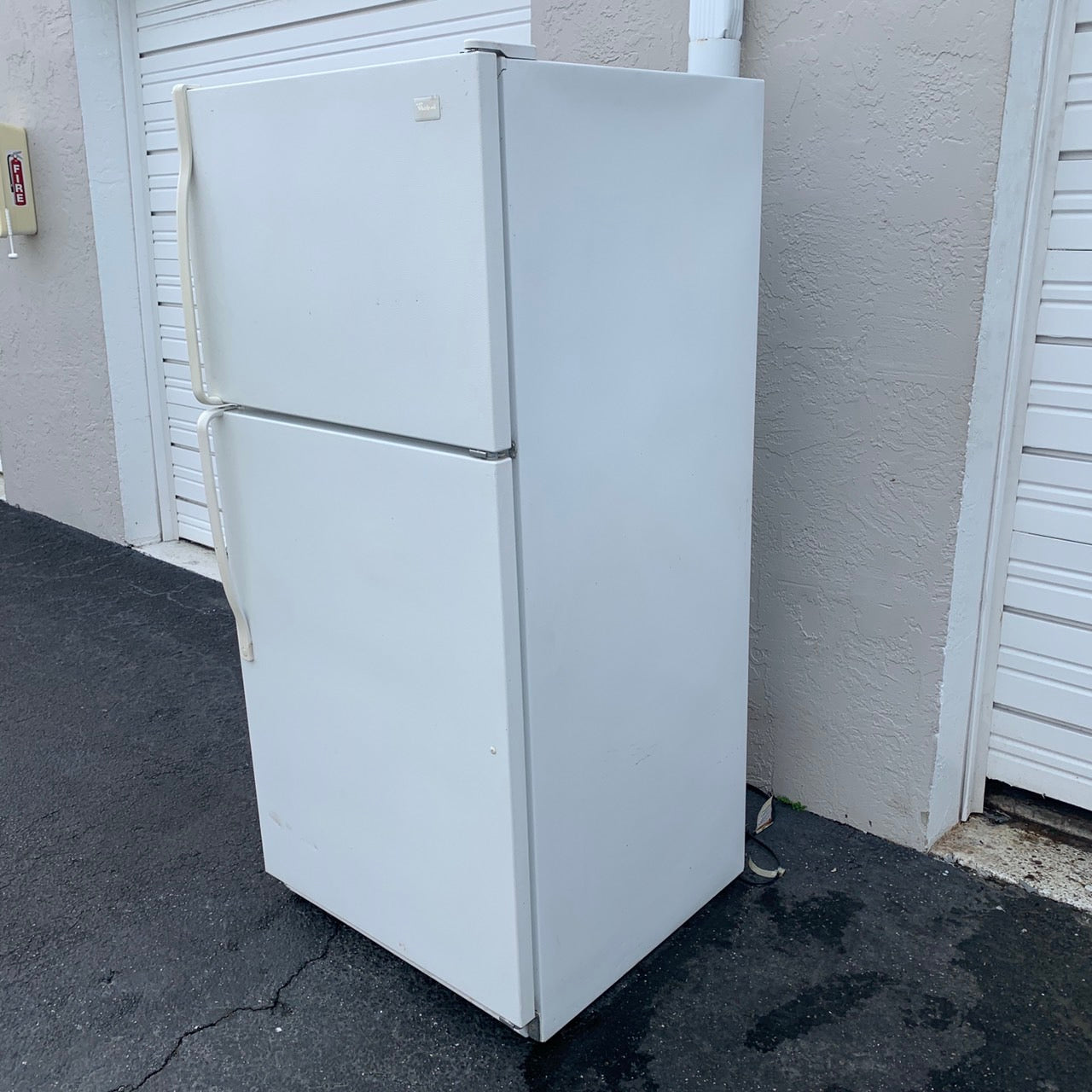 Whirlpool Top and Bottom Refrigerator Whirlpool Top and Bottom Refrigerator